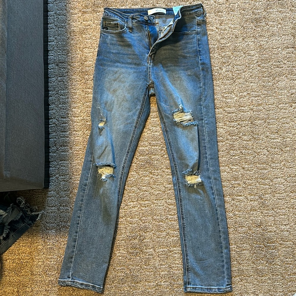 KanCan, straight distressed Jean with stretch